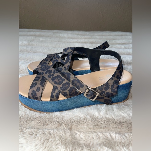 Women’s platform sandals - Picture 1 of 5